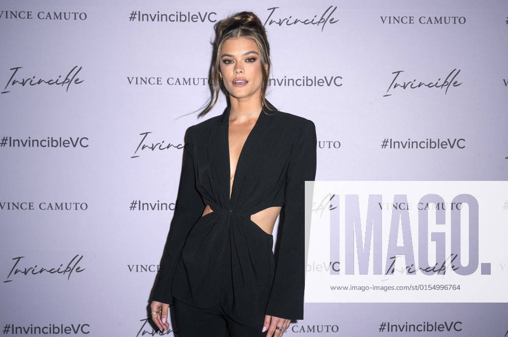 Nina Agdal at Vince Camuto Spring 2022 Invincible Pop up Event New York, 07 04 2022 Foto:xJ.xNacionxx xFuturexImage