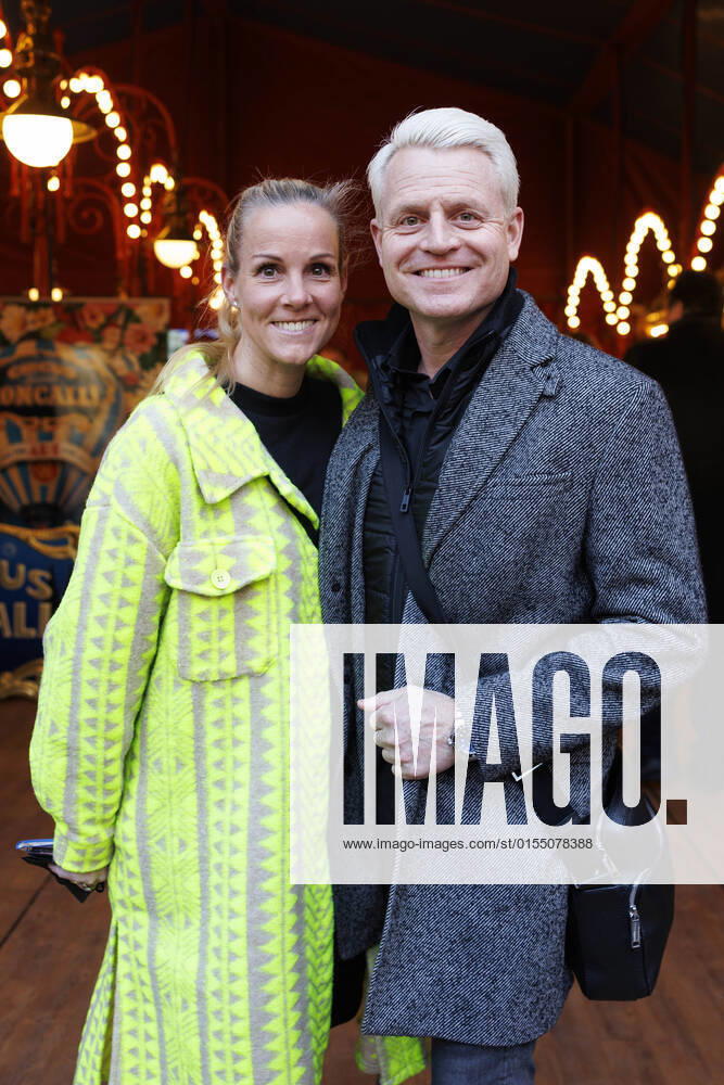 Presenter Guido Cantz and wife Kerstin Ricker arrive at the Cologne premiere of Circus Theater Roncalli at Neumarkt Cologne, 07 04 2022 NRW Germany