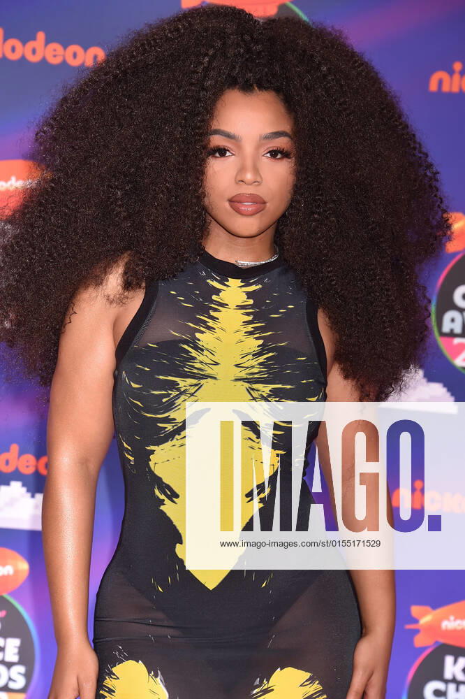 SANTA MONICA, CA - APRIL 9: Chloe Bailey at the 2022 Nickelodeon Kids Choice Awards at the Barker Hangar in Santa Monica, California on April 9, 2022.