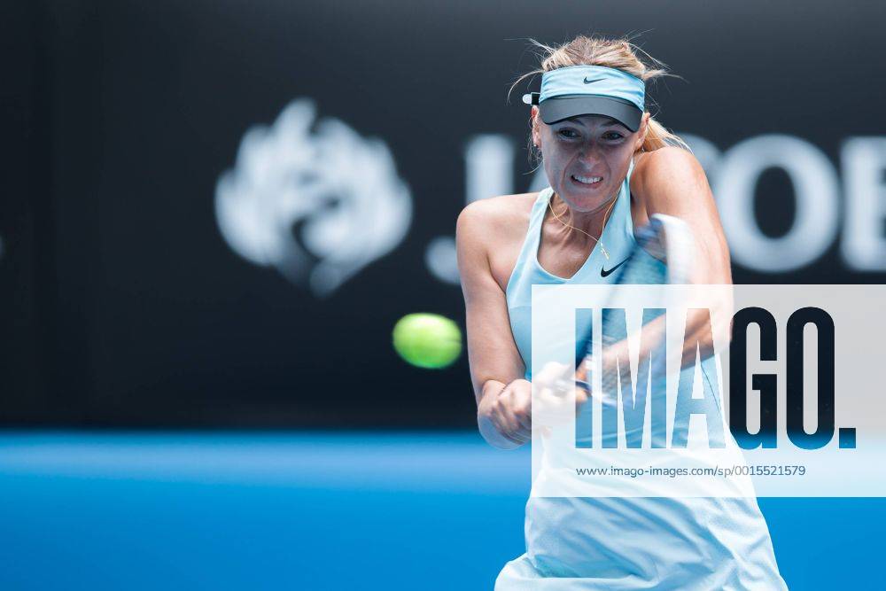 Jan. 20, 2014 - Melbourne, Australia - January 20, 2014: 3rd seed Maria SHARAPOVA (RUS) in action in a 4th round match on day 7 of the 2014 Australian Open grand slam tennis tournament at Melbourne Park in Melbourne, Australia. SydneyLow Cal Media Tennis 2014: Australian Open JAN 20 - ZUMAc04