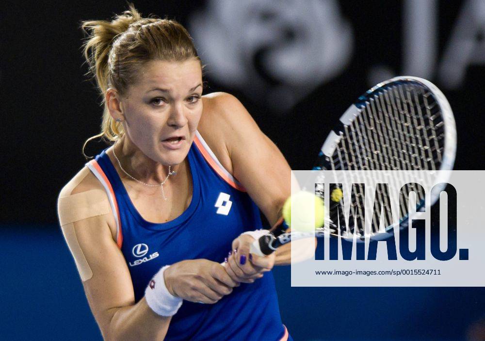(140120) -- MELBOURNE, Jan. 20, 2014 (Xinhua) -- Agnieszka Radwanska of Poland returns the ball during her women s singles fourth round match at Australian Open tennis tournament in Melbourne, Australia, Jan. 20, 2014. (Xinhua Bai Xue) (SP)AUSTRALIA-MELBOURNE-TENNIS-MUGURUZA