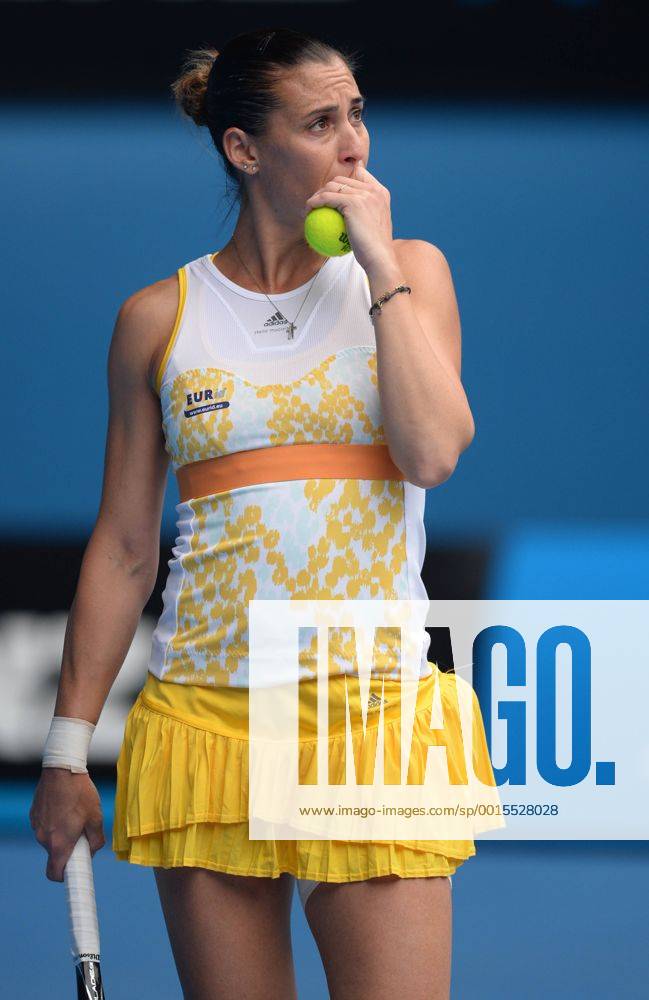 (140121) -- MELBOURNE, Jan. 21, 2014 (Xinhua) -- Flavia Pennetta of Italy reacts during women s singles quarterfinal match at Australian Open tennis tournament in Melbourne, Australia, Jan. 21, 2014. . (Xinhua Li Jundong) (SP)AUSTRALIA-MELBOURNE-TENNIS-LI NA
