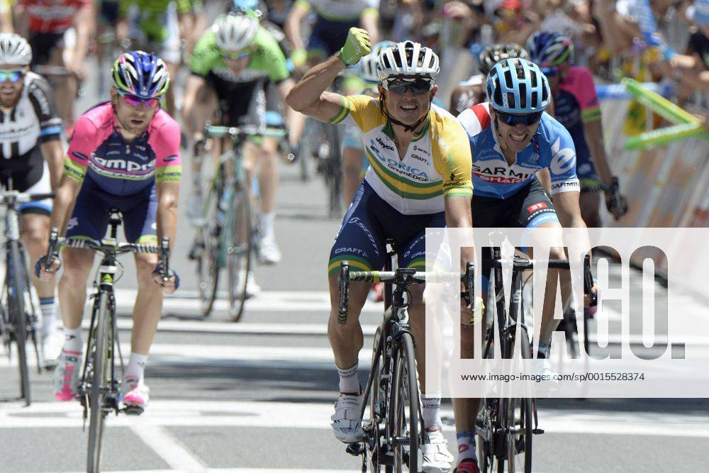 Simon GERRANS ( AUS Orica-GreenEdge ) gewinnt die erste Etappe der Tour Down Under im Massensprint vor Andre Greipel ( GER Lotto Belisol ) und Steele VON HOFF ( AUS Garmin-Sharp ) - Finish - Win - Jubel - Freude - Emotionen - Querformat - quer - horizontal - Event Veranstaltung: Santos Tour Down Under 2014 - Stage1 1.Etappe: Nuriootpa - Angaston 135.0 km - Location Ort: Australien Australia - Oceania - Ozeanien - Date Datum: 21.01.2014 -