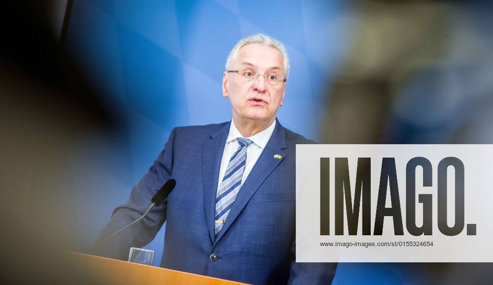 JOACHIM HERRMANN, Interior Minister of the State of Bavaria. The Bavarian Verfassungsschutz (Secret Service, Office for the Protection of the Constitution) released the 2021 report detailing threats to the state of Bavaria and the country. Over the past years, conspiracy theorists, new age and wellness extremists, right-extremists, and various enemies of democracy have taken a leading role against the German state and society, with imagery such as the August 2020 storming of the Reichstag and May 2020 3,000 Corona rebels demonstrating at Marienplatz in Munch associated with it. Numerous participants in that storming come from the Bavarian scene and are radicalizing at increasing rates. Munich Ge - ZUMAb160 20220411_zbp_b160_024