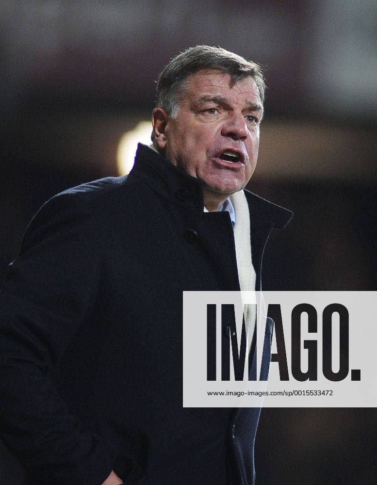 Football - 2013 2014 Capital One League Cup - Semi-Final: West Ham United vs. Manchester City West Ham s manager Sam Allardyce at Upton Park. COLORSPORT ANDREWxCOWIE