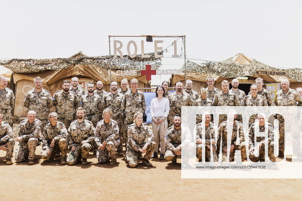 Annalena Baerbock Buendnis 90 Die Gruenen , German Foreign Minister, photographed at the sanitary station Role 1 in Camp Castor in Gao, 12 04 2022 Foreign Minister Baerbock travels to Mali and Niger to get an idea of the security situation and the political situation Gao Mali
