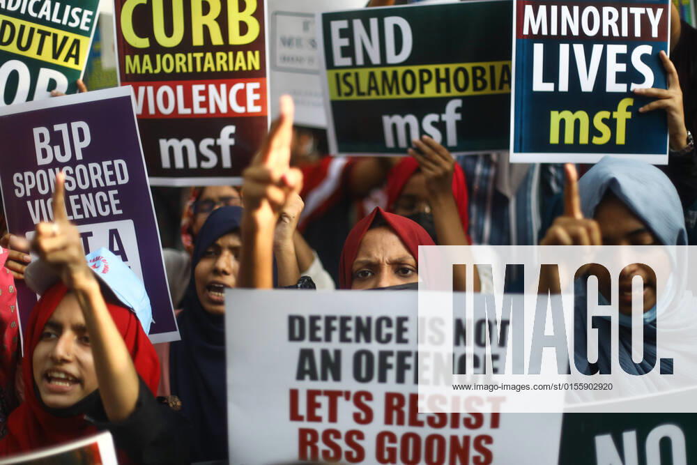 Citizens protest against Prime Minister Narendra Modi s government against rising hate crimes and violence against the Muslim community in India. New Delhi India - ZUMAb219 20220416_zip_b219_003