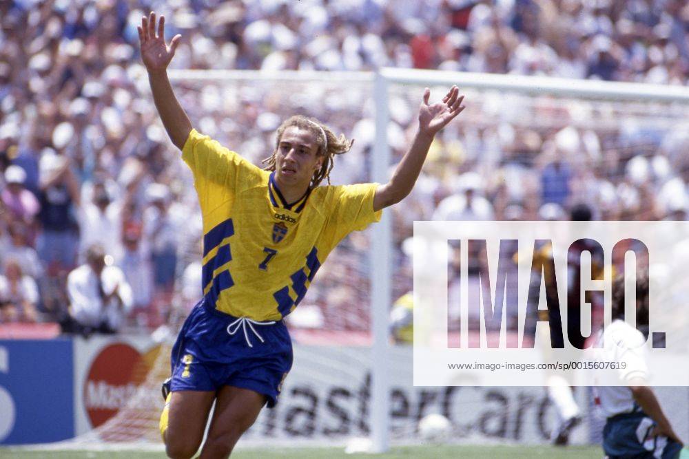 Henrik LARSSON, SWE, Torschütze zum 3:0, jubelt, Jubel, FIFA Fussball Weltmeisterschaft WM USA 1994, Spiel um den dritten Platz, Schweden - Bulgarien 4:0, SWE - BUL, 16.07.1994 Â