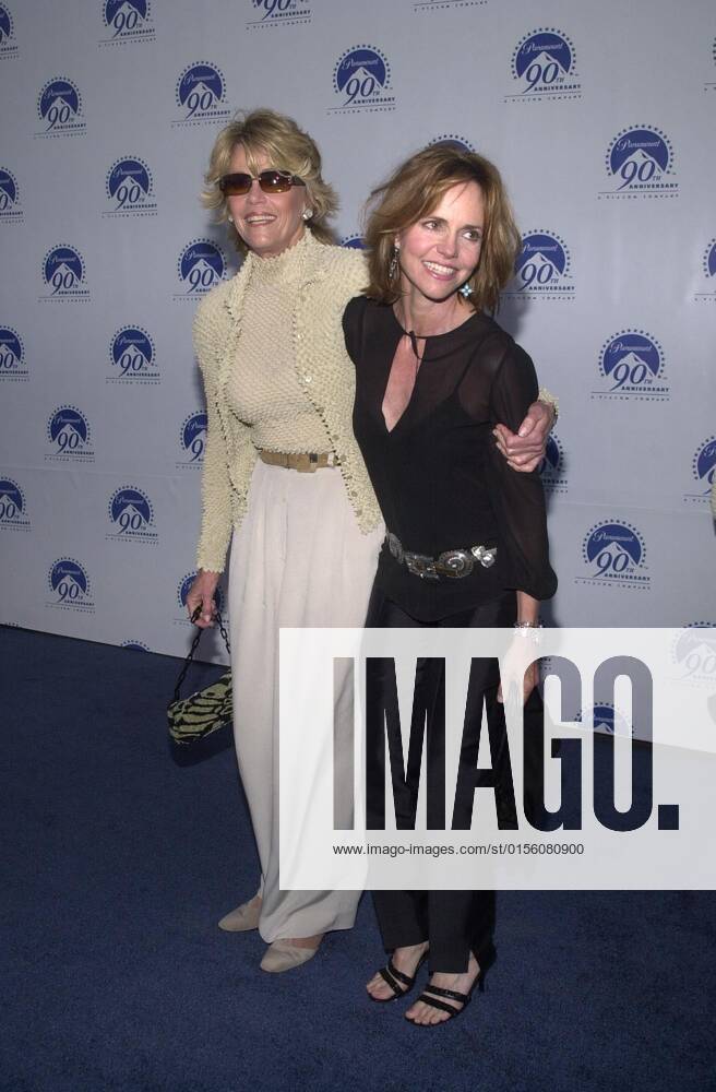 Sally Field and Jane Fonda at the Paramount Pictures Celebrates 90th Anniversary with 90 stars for 90 years Los Angeles, CA 07-14-02 , 10638762.jpg, people, fame, event, talent, popular, star, celebrity, famous, entertainment, person,