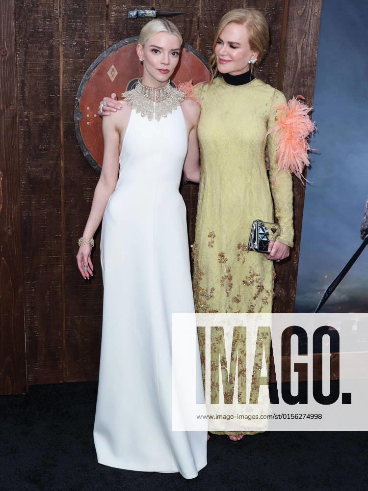Anya Taylor-Joy, Archivbilder Los Angeles Premiere Of Focus Features The Northman Actress Anya Taylor-Joy and American-Australian actress Nicole Kidman arrive at the Los Angeles Premiere Of Focus Features The Northman held at the TCL Chinese Theatre IMAX on April 18, 2022 in Hollywood, Los Angeles, California, United States. TCL Chinese Theatre IMAX, Hollywood, Los Angeles, California California United States