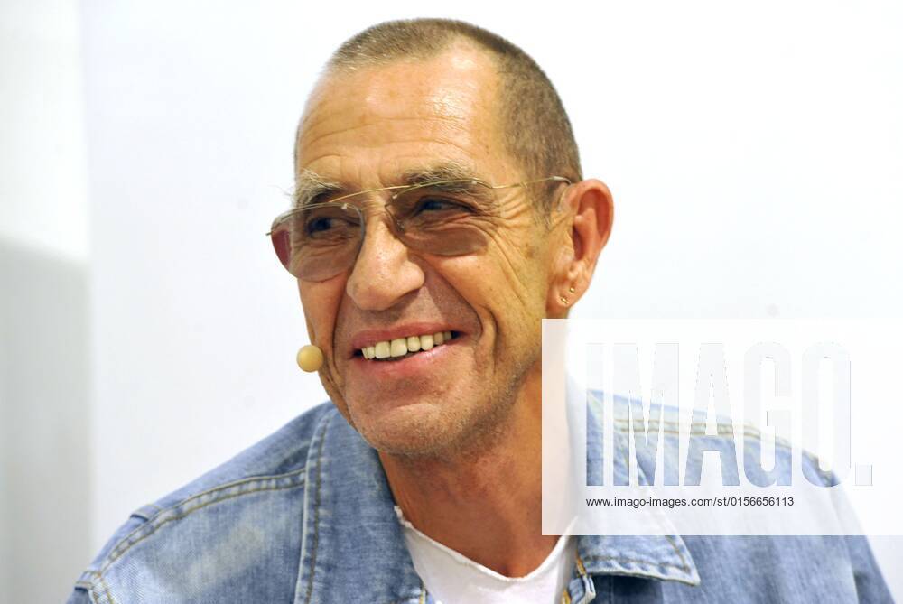 Stephan Remmler singer 10 15 thg Stephan Remmler on 17 October 2015 at the Frankfurt Book Fair Literature Fair Frankfurt Main Germany German German man singing musician music producer composer lyricist author German singer musician author writer composer cross portrait smiling