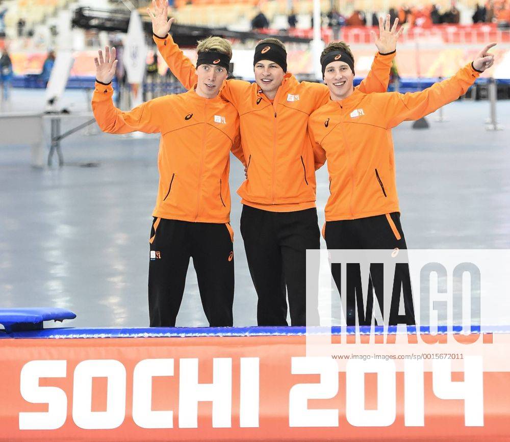 (140208) -- SOCHI, Feb. 8, 2014 (Xinhua) -- Gold medalist Sven Kramer (C), silver medalist Jan Blokhuijsen (R) and bronze medalist Jorrit Bergsma of the Netherlands pose after the men s 5000m speed skating final at the Sochi 2014 Winter Olympic Games in Sochi, Russia, Feb. 8, 2014. Kramer clocked 6 minutes 10.76 seconds to claim the title and set a new olympic record. (Xinhua Wang Haofei) (SP)OLY-RUSSIA-SOCHI-SPEED SKATING-MEN S 5000M