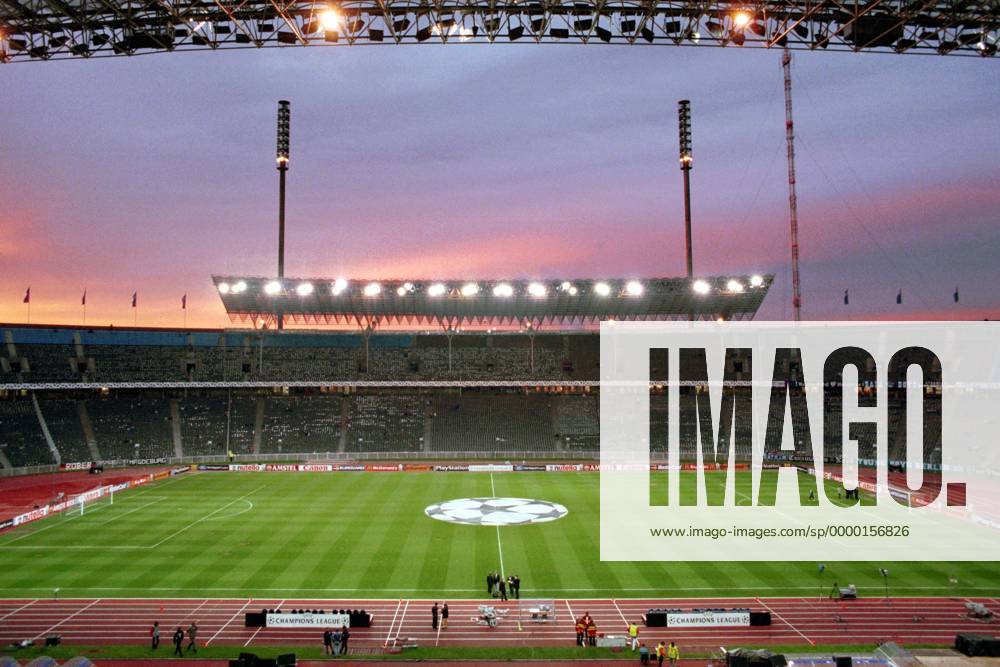Blick in das Berliner Olympiastadion am Champions League-Abend Fußball EC 1 Herren Champions League 1999 2000, Hertha BSC Berlin, Übersicht, Gegentribüne Totale Olympiastadion Berlin