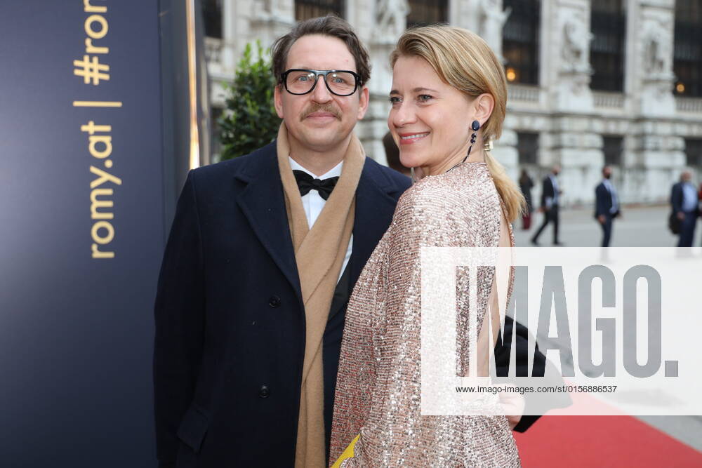 Romy Gala 2022 Vienna, 23 04 2022 Caroline PETERS with husband