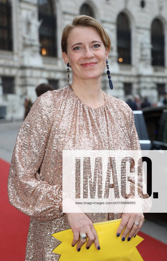 Romy Gala 2022 Vienna, 23 04 2022 Caroline PETERS with husband