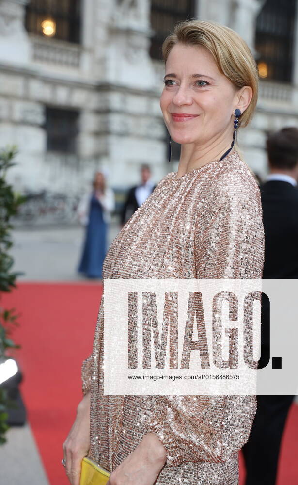 Romy Gala 2022 Vienna, 23 04 2022 Caroline PETERS with husband