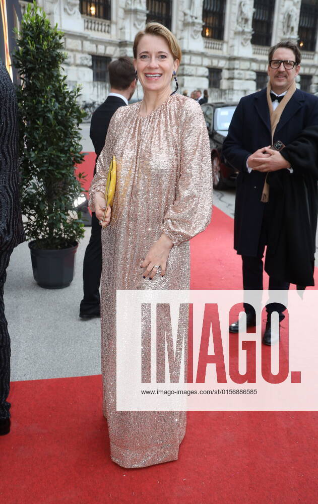 Romy Gala 2022 Vienna, 23 04 2022 Caroline PETERS with husband