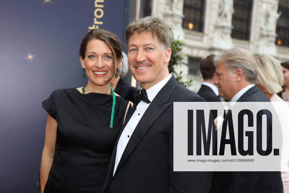 Romy Gala 2022 Vienna, 23 04 2022 Tobias MORETTI with wife Julia