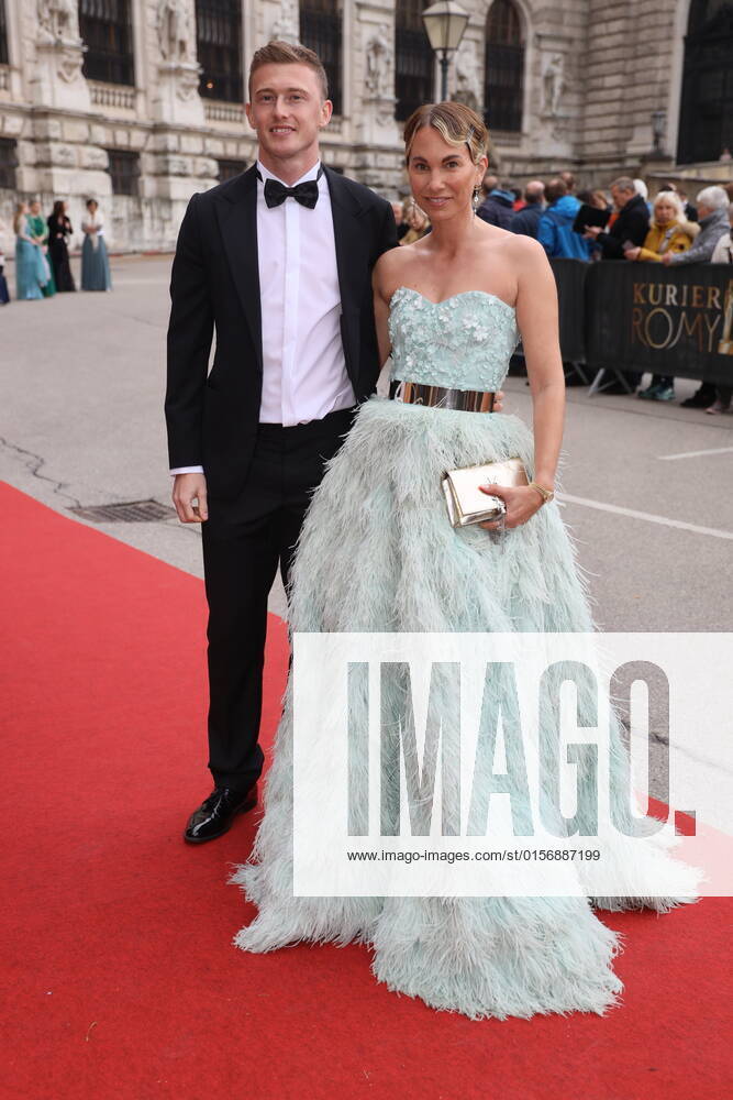 Romy Gala 2022 Vienna, 23 04 2022 Karin TEIGL with company
