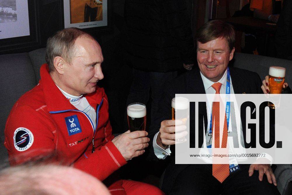 ITAR-TASS: SOCHI, RUSSIA. FEBRUARY 9, 2014. Russia s president Vladimir Putin (L) meets with King Willem-Alexander the Netherlands at the Holland Heineken House. premiumd Aufmacher RE138967