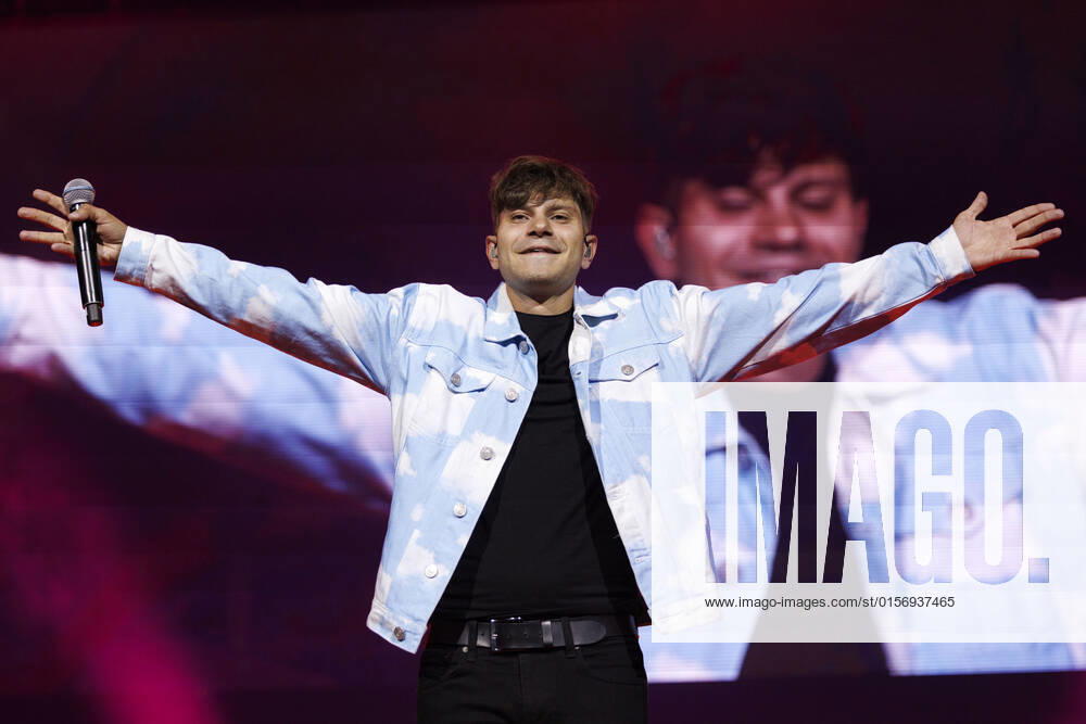 Pop singer Julian Reim at the big Schlagerfest XXL in the Lanxess Arena Cologne, 23 04 2022 NRW Germany