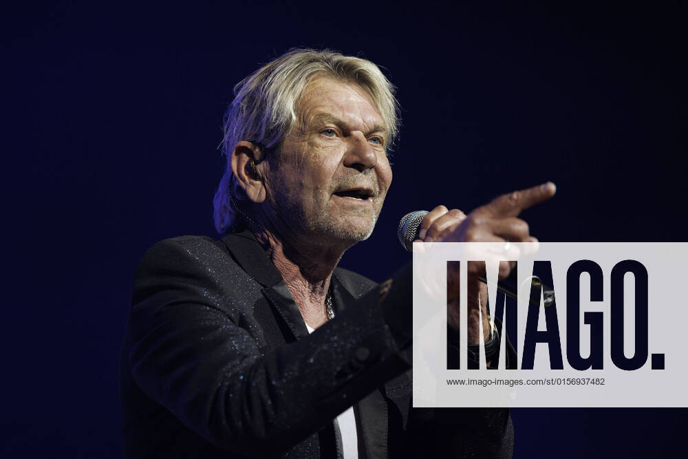 Pop singer Matthias Reim at the big Schlagerfest XXL in the Lanxess Arena Cologne, 23 04 2022 NRW Germany