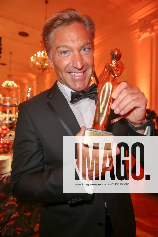 Vienna Hofburg, ROMY Film u TV Prize, Gala Award Ceremony of the Television Prize of ORF u KURIER im Bild Hans Knauss, with d Award, ROMY Film u TV Prize