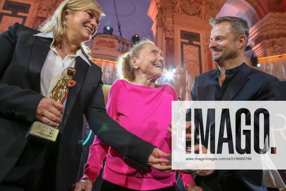 Wiener Hofburg, ROMY Film u TV Preis, Gala award ceremony of the television prize of ORF u KURIER in the picture Corinna Milborn, Erni Mangold, Philipp Hochmair, with d Award, ROMY Film u TV Preis