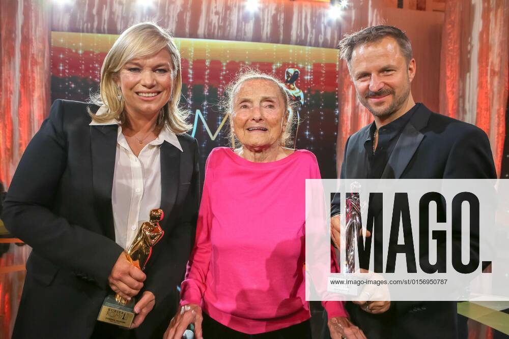 Wiener Hofburg, ROMY Film u TV Preis, Gala award ceremony of the television prize of ORF u KURIER in the picture Corinna Milborn, Erni Mangold, Philipp Hochmair, with d Award, ROMY Film u TV Preis