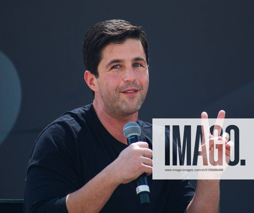 Actor Josh Peck at the Los Angeles Festival of Books on Sunday April 24, 2022 at the University of Southern California in Los Angeles, California. ARIANA RUIZ PI Los Angeles USA - ZUMAp124 20220424_zaa_p124_038