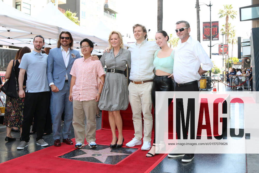LOS ANGELES - APR 25: Jean Smart, Guests at the Jean Smart Ceremony on the Hollywood Walk of Fame on April 25, 2022 in Los Angeles, CA Los Angeles USA - ZUMAb170 20220425_zap_b170_027