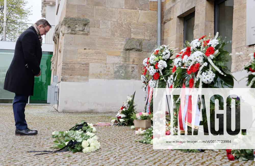 20 anniversary of the killing spree Gutenberg Gymnasium 26 04 2022, Erfurt, Gutenberg Gymnasium, 20 anniversary of the killing spree by Robert Steinhaeuser, in which 16 people were killed eleven teachers, a student teacher, a secretary, two students and a police officer were shot, then he killed himself in the picture Prime Minister Bod
