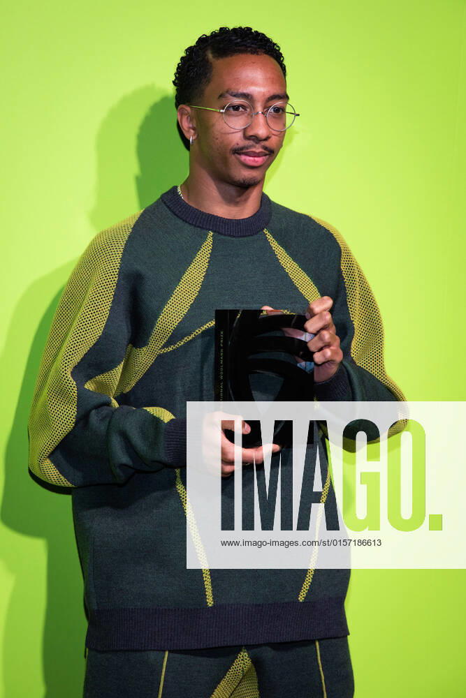 International Woolmark Prize 2022 London, UK. Saul Nash, winner of the International Woolmark Prize at the Photocall at the International Woolmark Prize 2022 FINAL in London on 26th April 2022. LMK405-S260422LSAN-001