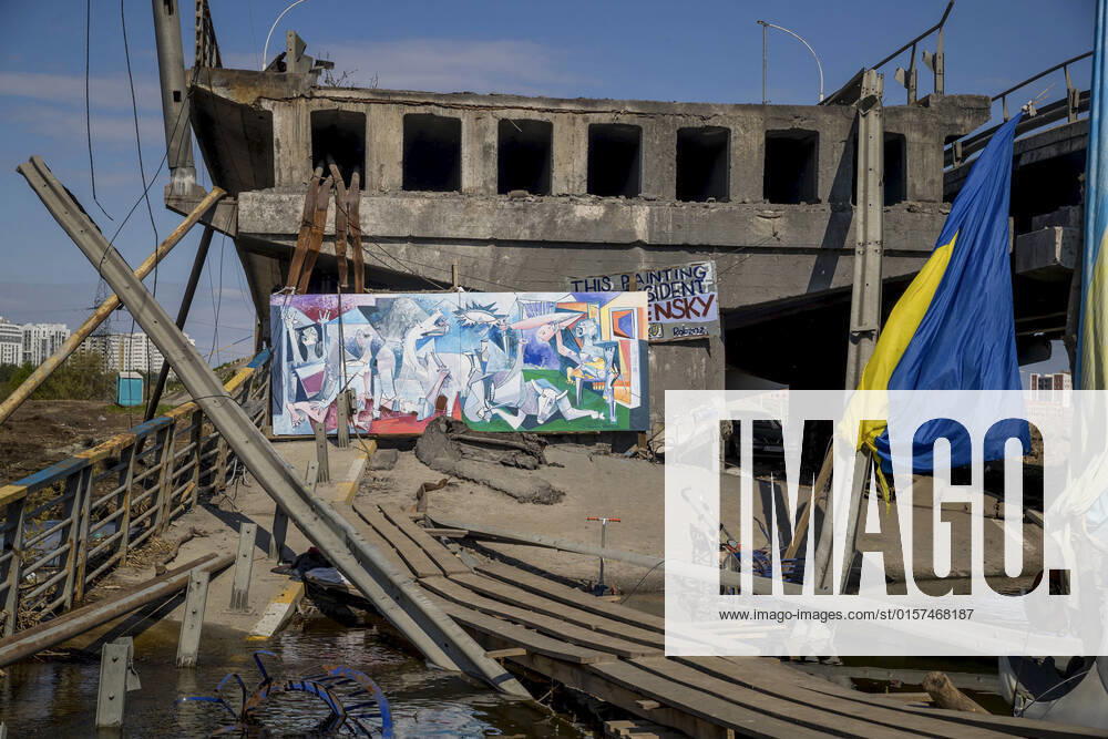 A painting resembling Pablo Ruiz Picasso s Guernica is seen among the debris of a bridge destruyed in a recent Russian rocket attack in the surroundings of Kyiv, Ukraine, 29 April 2022. Havoc after Russian attack in the surroundings of Kyiv !ACHTUNG: NUR REDAKTIONELLE NUTZUNG!