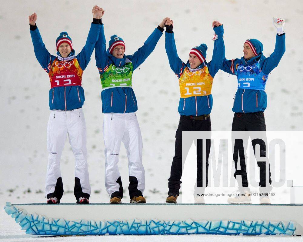 RusSki Gorki Jumping Center, Krasnaya Polyana, RUS, Sochi Sotschi Sotschi 2014, Skisprung Herren Mannschaftsbewerb, Flower Ceremonie, im Bild Silbermedaillen Gewinner, Team Oesterreich v.l.n.r. Michael Hayboeck, Thomas Morgenstern, Thomas Diethart, Gregor Schlierenzauer silver Medalist team Austria f.l.t.r. Michael Hayboeck, Thomas Morgenstern, Thomas Diethart, Gregor Schlierenzauer during Flower Ceremony of the Men s Skijumping Team Competition of the Olympic Winter Games Sochi Sotschi Sotschi 2014 at the RusSki Gorki Jumping Center in Krasnaya Polyana, Russia on 2014 02 17., EP_gro E