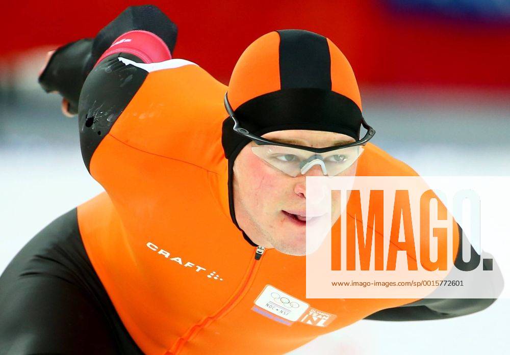 (140218) -- SOCHI, Feb. 18, 2014 (Xinhua) -- Sven Kramer of the Netherlands competes during the men s 10000m of Speed Skating at the 2014 Sochi Winter Olympic Games in Sochi, Russia, Feb. 18, 2014. Sven Kramer won the silver medal with 12 minutes and 49.02 seconds. (Xinhua Gong Bing) (SP)OLY-RUSSIA-SOCHI-SPEED SKATING-MEN S 10000M
