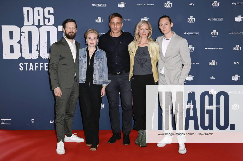 Franz Dinda, Elisa Schlott, Tom Wlaschiha, Anna Schudt and Rick Okon at the photocall for season 3 of the Sky series Das Boot at the Hilton Berlin Hotel Berlin, 02 05 2022 Foto:xF.xFuturexImage
