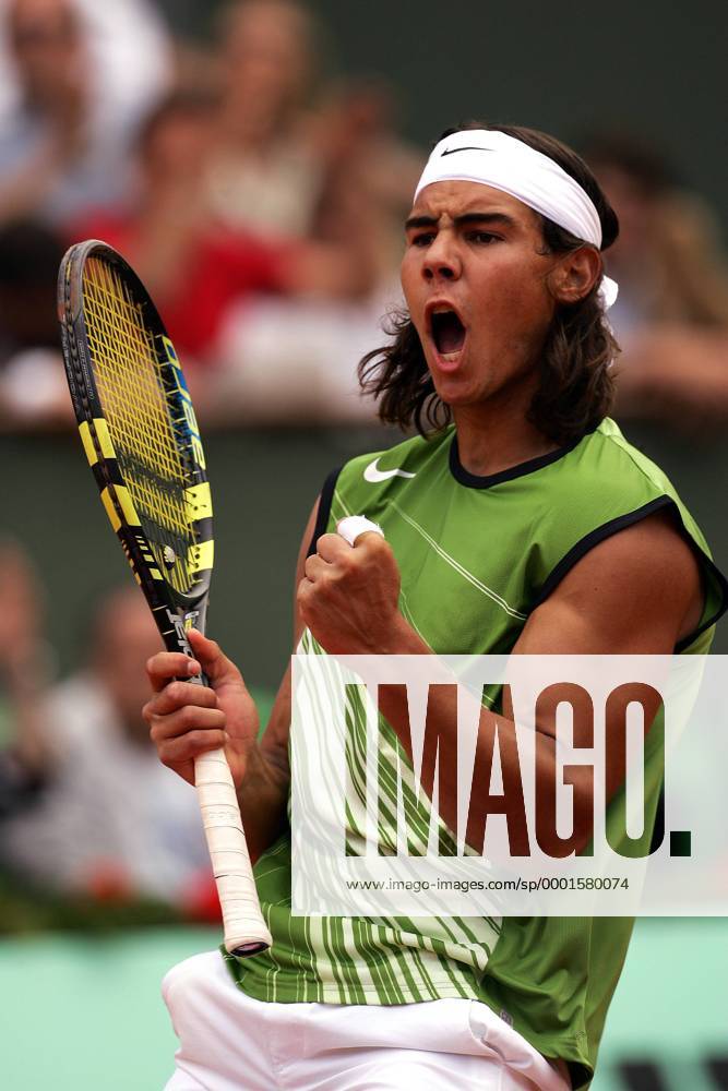Rafael Nadal (Spanien) jubelt Tennis Herren French Open 2005, Grand Slam, ATP Tour Einzelbild Roland Garros Paris Freude, Begeisterung,