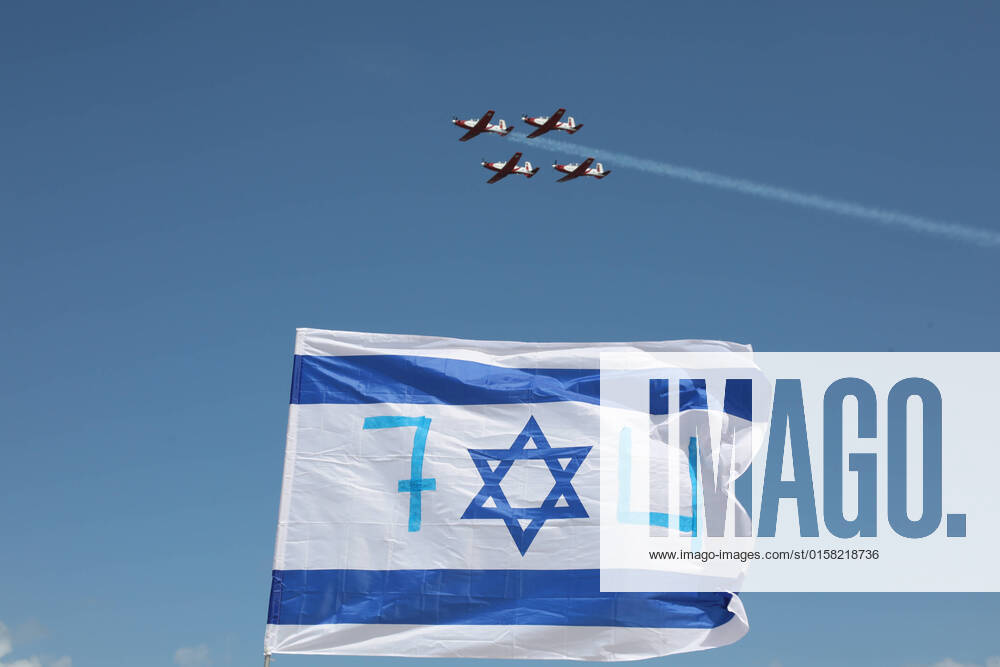 (220505) -- TEL AVIV, May 5, 2022 -- Israeli Air Force aircraft perform during an air show celebrating Israel s 74th Independence Day in Tel Aviv, Israel, on May 5, 2022. Israelis joined a slew of national celebrations to mark the country s 74th Independence Day. This year s Independent Day began on Wednesday evening and will last till Thursday evening. ( via Xinhua) ISRAEL-TEL AVIV-INDEPENDENCE DAY-AIR SHOW GideonxMarkowicz JINI