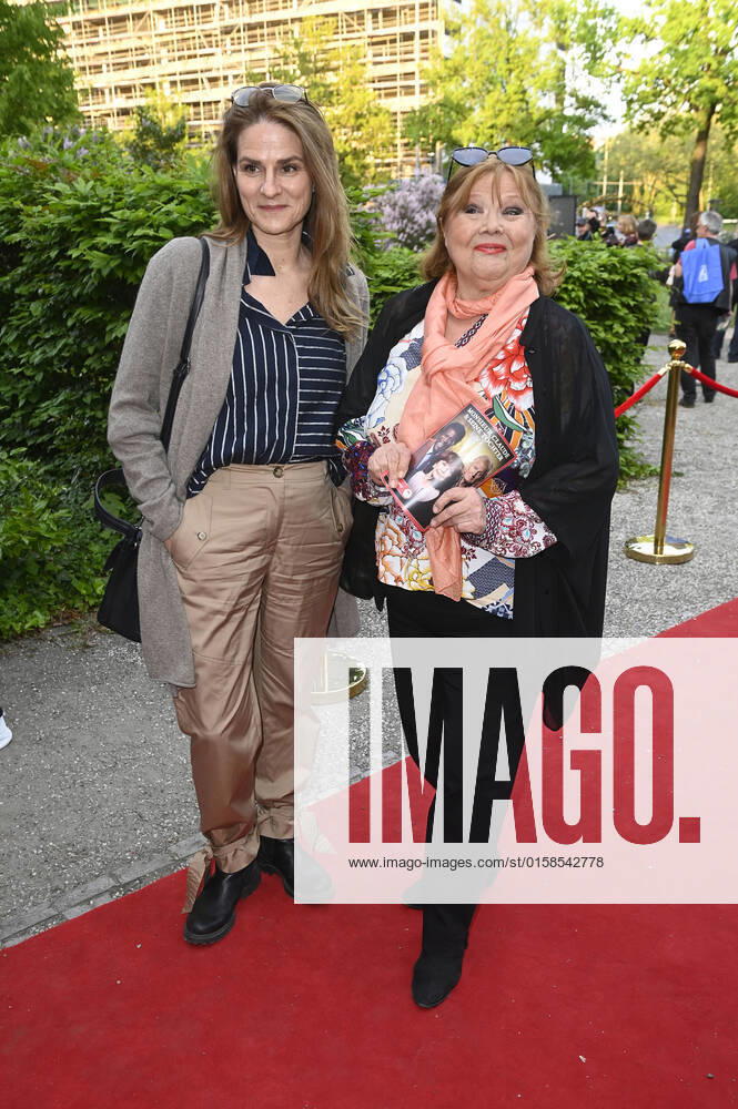 Susann Uplegger and Franziska Troegner at the premiere of the play Monsieur Claude and his daughters part 2 at Schlosspark Theater Berlin, 07 05 2022 Foto:xF.xFuturexImage