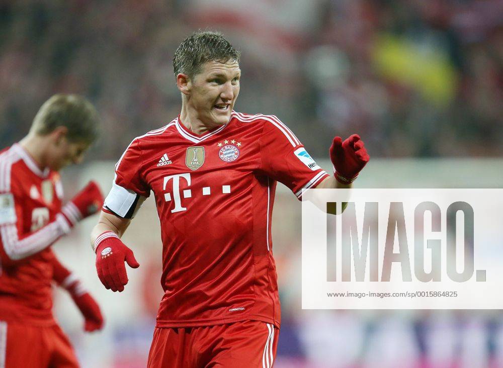Bastian Schweinsteiger (Bayern) . FC Bayern München-FC Schalke04 . München, GER, 01.03.2014 , 23. Spieltag, Fussball-Bundesliga 2013-2014 .