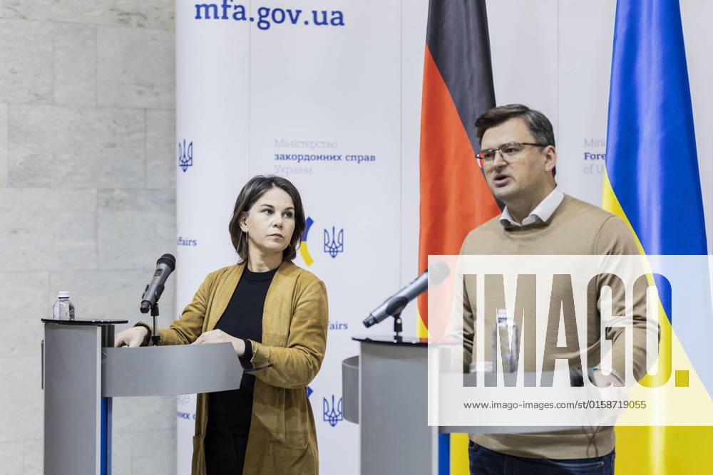 L R Annalena Baerbock Buendnis 90 Die Gruenen , German Foreign Minister, and Dmytro Kuleba, Minister of Foreign Affairs of Ukraine, photographed during a press conference in Kyiv, 10 05 2022 Baerbock travels to Ukraine Kyiv Ukraine as the first representative of the German government after the start of the war.