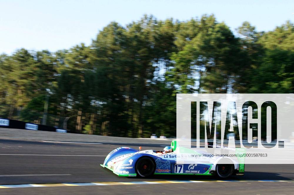 Der Pescarolo Judd von Sebastien Loeb, Eric Helary und Soheil Ayari (alle Frankreich) auf der Strecke Motorsport Herren 24 Stunden von Le Mans 2005, 24h, h, Stundenrennen, Rennen, Langstrecke, Langstreckenrennen Einzelbild pan9799 LeMans