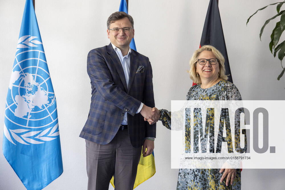 Svenja Schulze SPD , Federal Minister for Economic Cooperation and Development, meets the Minister of Foreign Affairs of Ukraine Dmytor Kuleba at the BMZ in Berlin, 11 05 2022 Berlin Germany