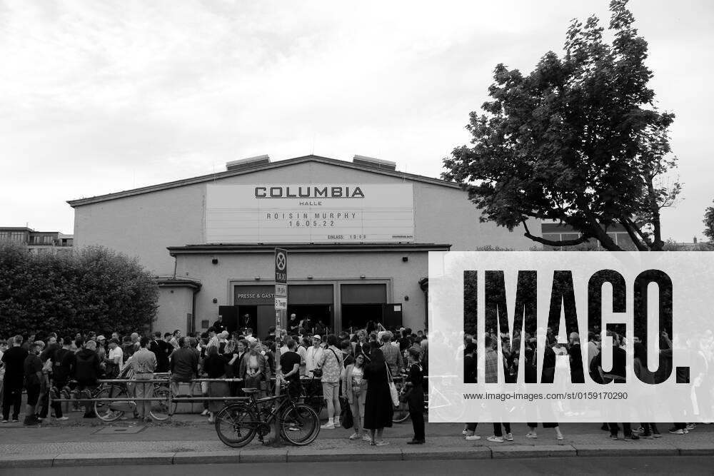 People at the entrance at the concert of Roisin Murphy at Columbiahalle in Berlin, 16 May 2022 photo black and white converted Roisin Murphy concert Berlin