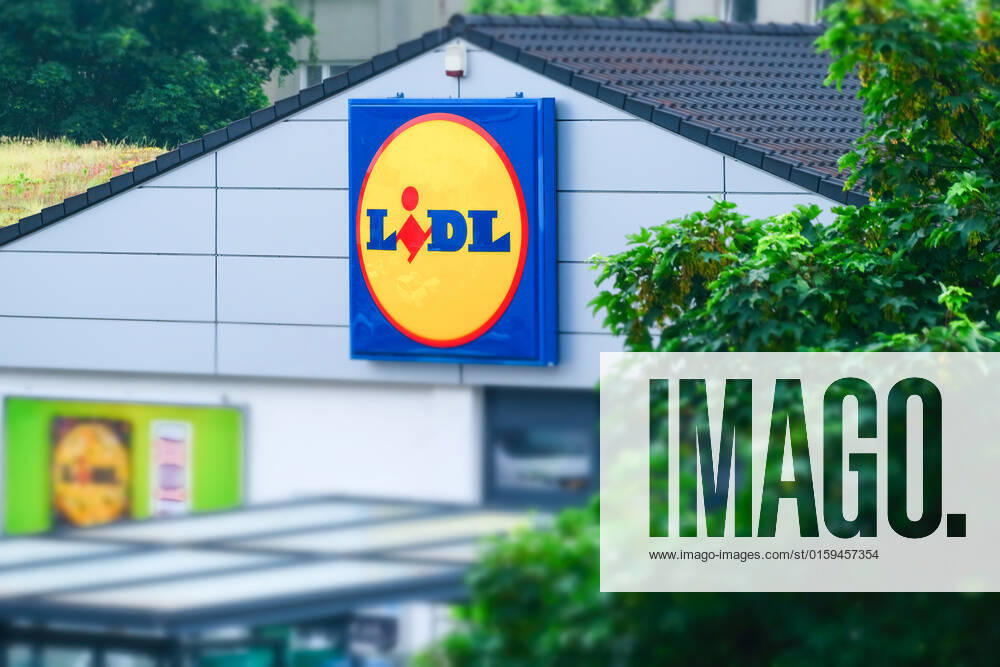 Düsseldorf 20 05 2022 Lidl discount supermarket Düsseldorf North Rhine Westphalia Germany