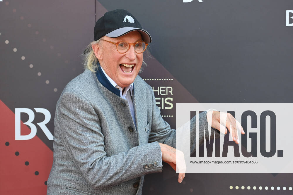 Otto WAALKES actor,author,coemoediant,producer single image,cropped single image,half figure,half figure Bavarian Film Award 2021 Red Carpet,Red Carpet,on 20 05 2022 at Prinzregententheater in Munich