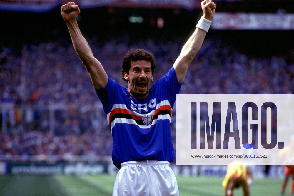 Gianluca Vialli (Sampdoria) bejubelt das entscheidende Tor gegen Lecce, das gleichzeitig den ersten und einzigen Meistertitel für Genua bedeutete Fußball Herren Saison 1990 1991, Sampdoria Genua, Serie A, italienische Meisterschaft, Meister Einzelbild Stadio Luigi Ferraris Genua Glück, Begeisterung, Freude,