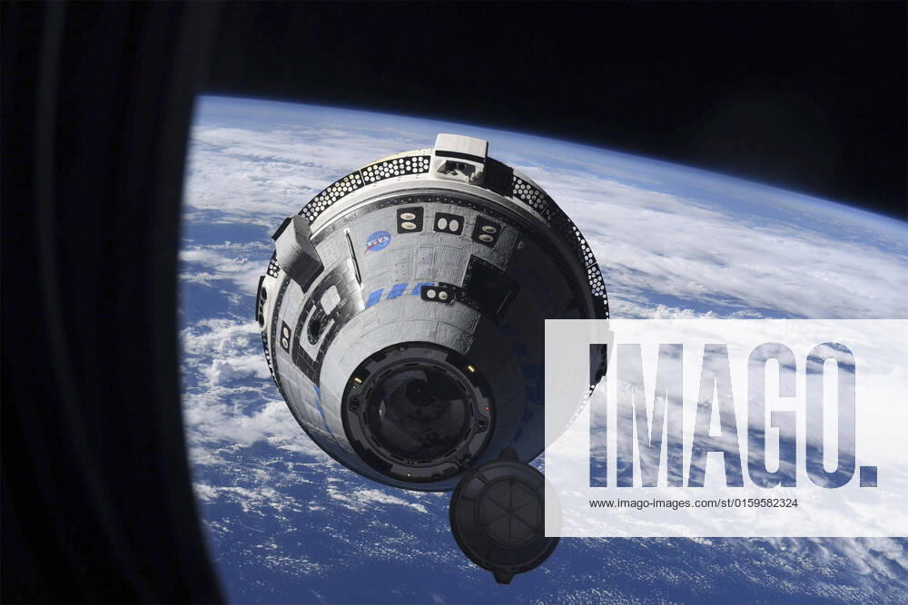 International Space Station, Earth Orbit: The Boeing CST-100 Starliner spacecraft approaches to dock for the first time with the International Space Station, May 21, 2022 in Earth Orbit. International Space Station Earth Orbit - ZUMAp138 20220521_zaa_p138_009