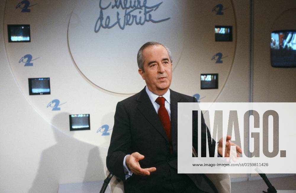 Edouard Balladur, 1988 Edouard Balladur on the set of the political TV show L heure de veritÃ© , presented by FranÃ§ois-Henri de Virieu on Antenne 2. January 6, 1988 Photo Jacques Loew